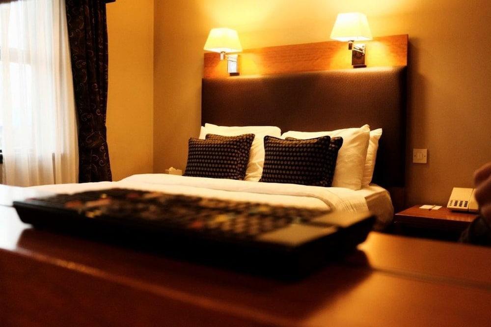 Best Western Garfield House Hotel Chryston المظهر الخارجي الصورة
